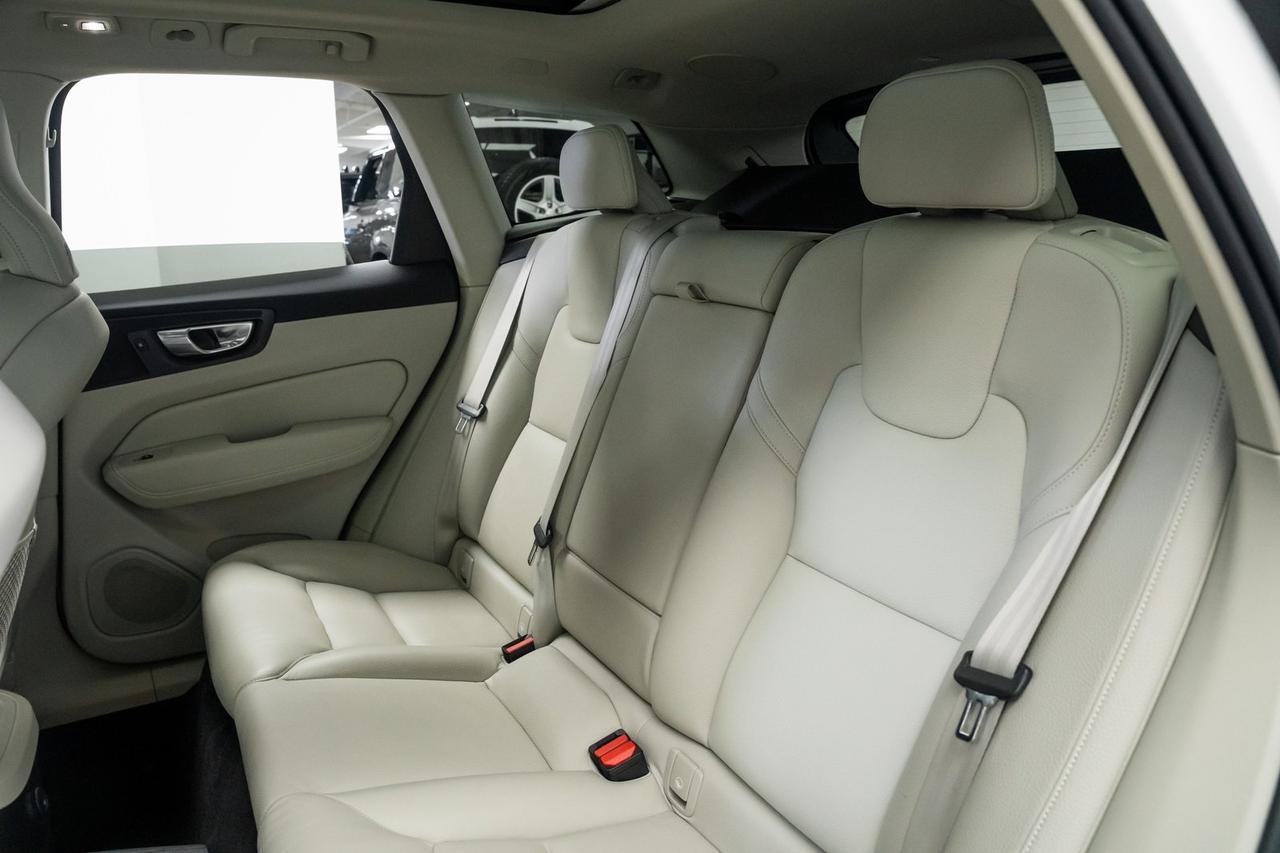 2023 Volvo XC60 Recharge Plug-In Hybrid T8 Plus Bright Theme 1 Owner Heated Seats Portland OR