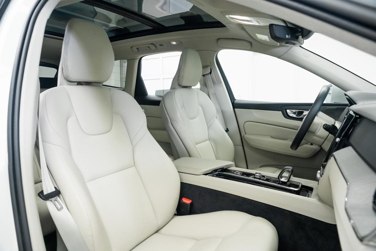 2023 Volvo XC60 Recharge Plug-In Hybrid T8 Plus Bright Theme 1 Owner Heated Seats Portland OR