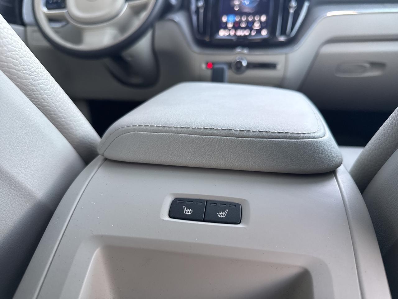 2023 Volvo XC60 Recharge Plug-In Hybrid T8 Plus Bright Theme Bend OR