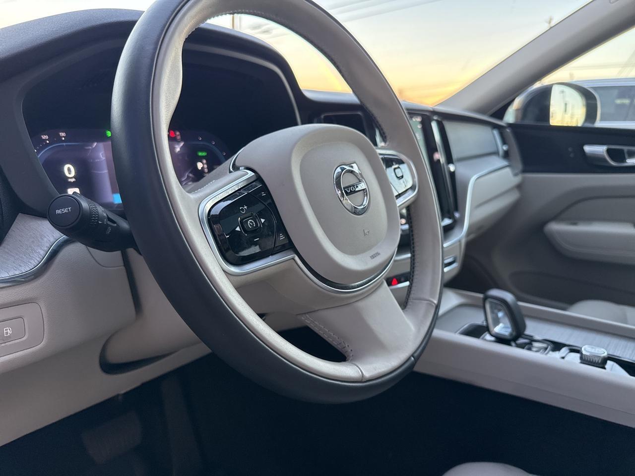 2023 Volvo XC60 Recharge Plug-In Hybrid T8 Plus Bright Theme Bend OR