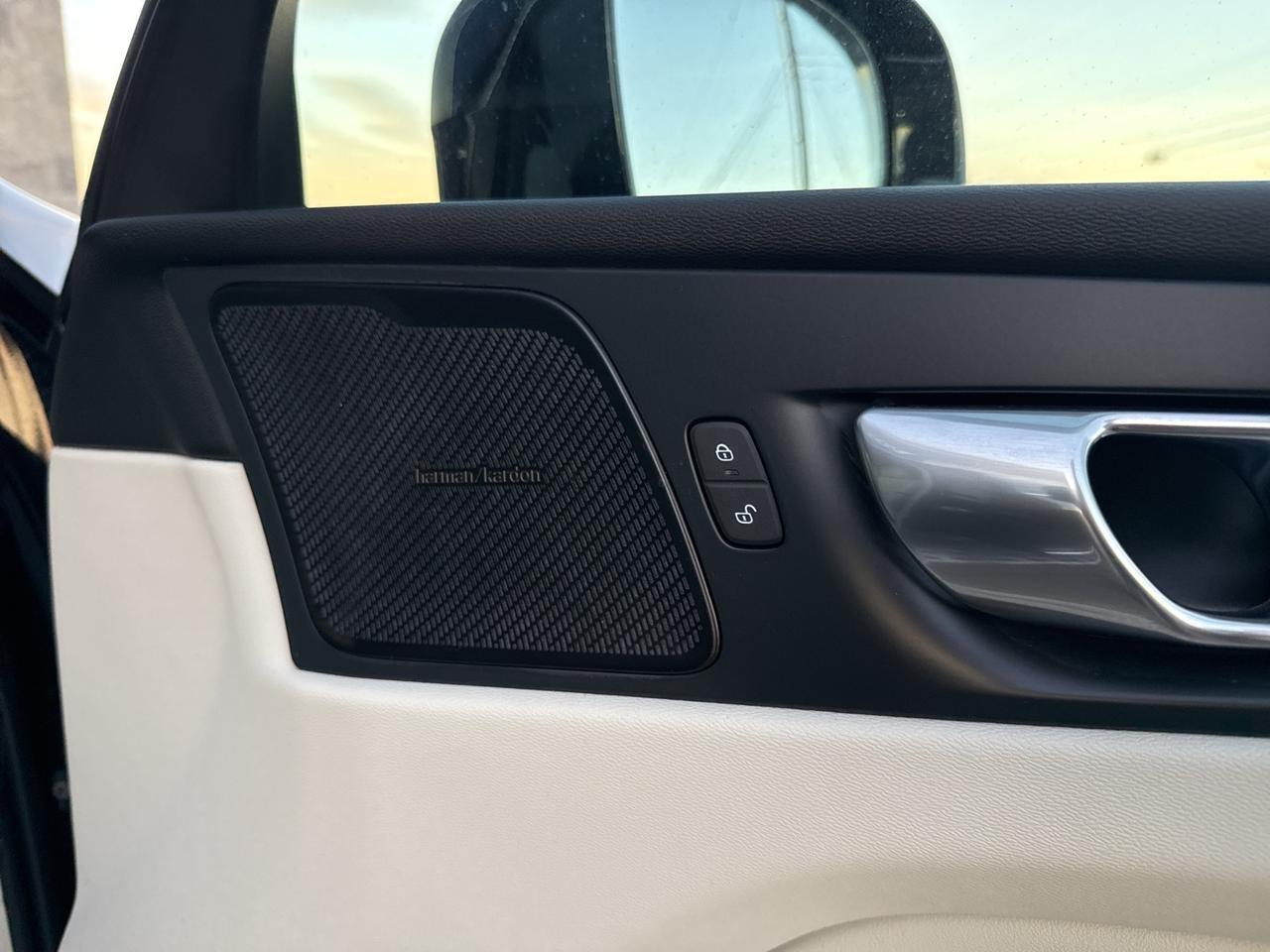 2023 Volvo XC60 Recharge Plug-In Hybrid T8 Plus Bright Theme Bend OR