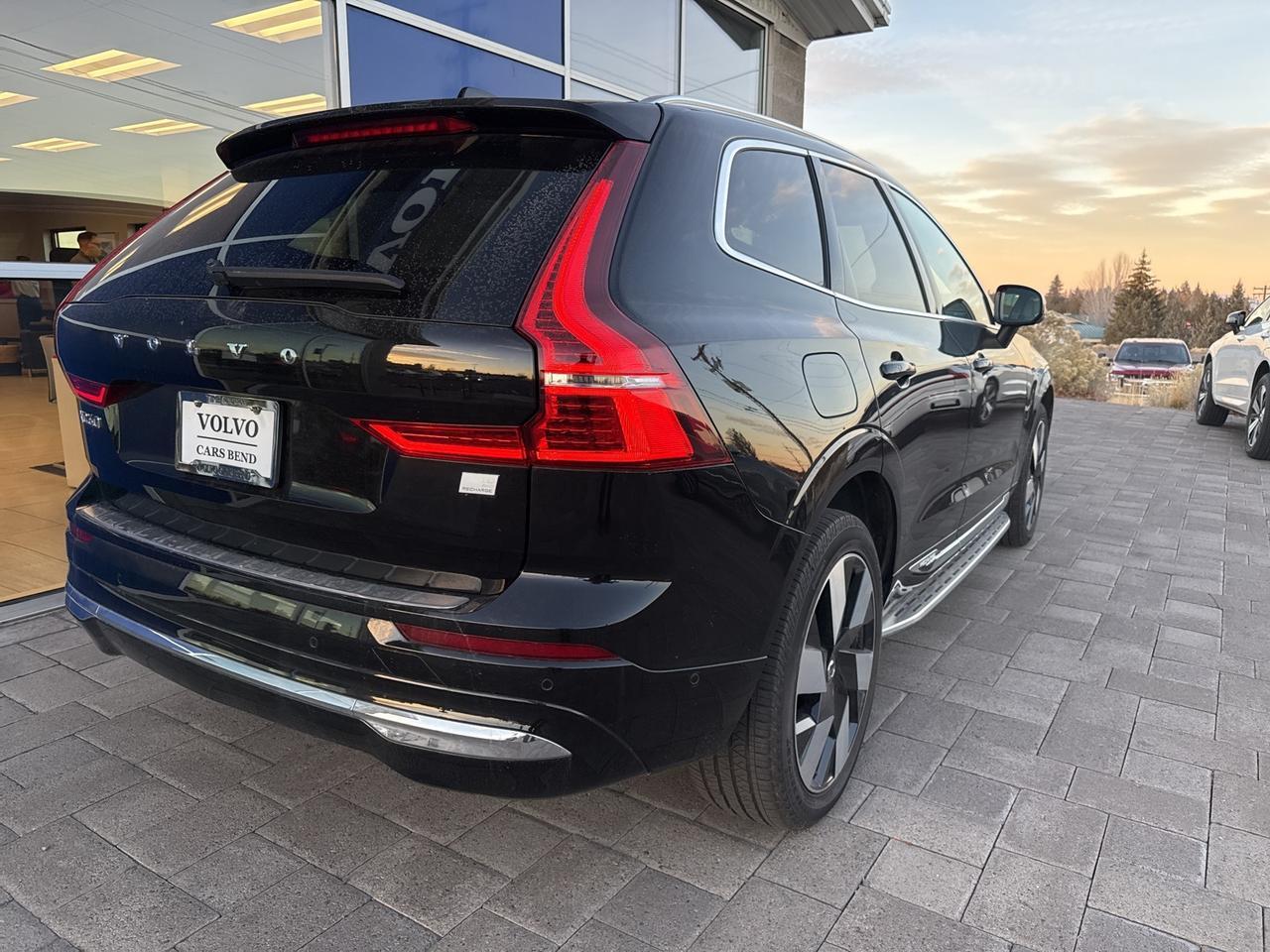 2023 Volvo XC60 Recharge Plug-In Hybrid T8 Plus Bright Theme Bend OR