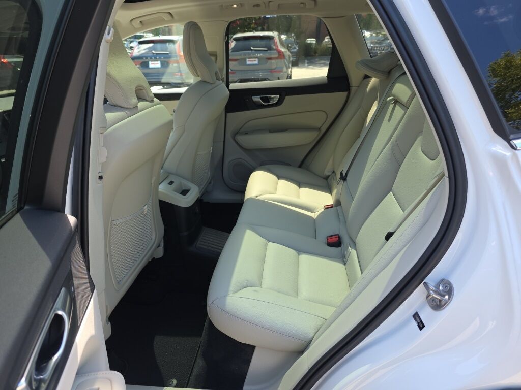 2023 Volvo XC60 Recharge Plug-In Hybrid T8 Plus Bright Theme Hunt Valley MD