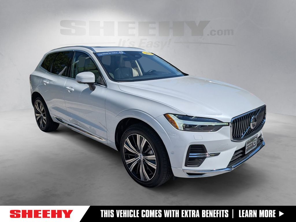 2023 Volvo XC60 Recharge Plug-In Hybrid T8 Plus Bright Theme