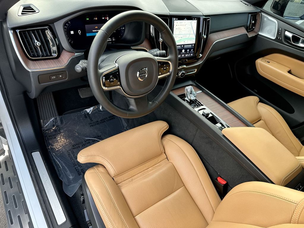 2023 Volvo XC60 Recharge Plug-In Hybrid Ultimate