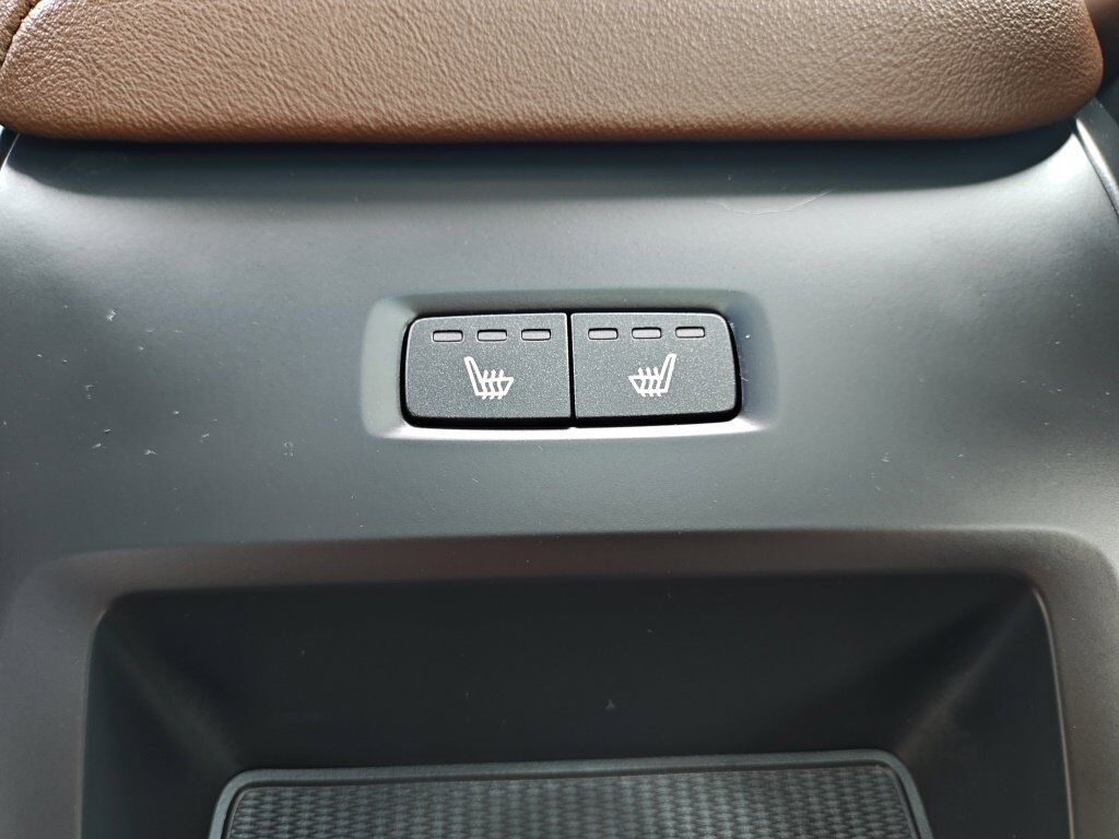 2023 Volvo XC60 Recharge Plug-In Hybrid Ultimate Hunt Valley MD