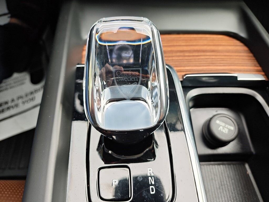 2023 Volvo XC60 Recharge Plug-In Hybrid Ultimate Hunt Valley MD