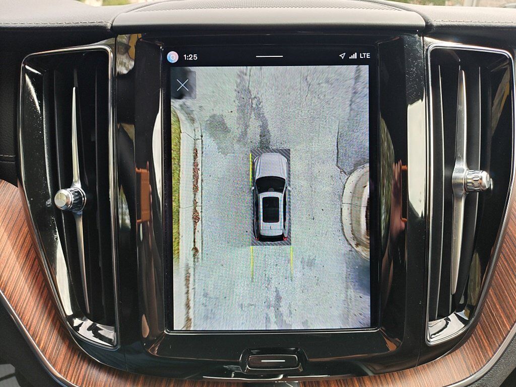 2023 Volvo XC60 Recharge Plug-In Hybrid Ultimate Hunt Valley MD