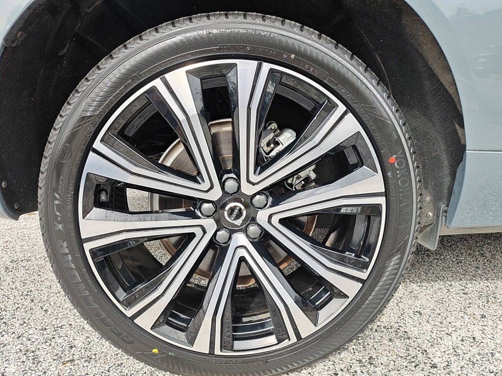 2023 Volvo XC60 Recharge Plug-In Hybrid Ultimate Hunt Valley MD