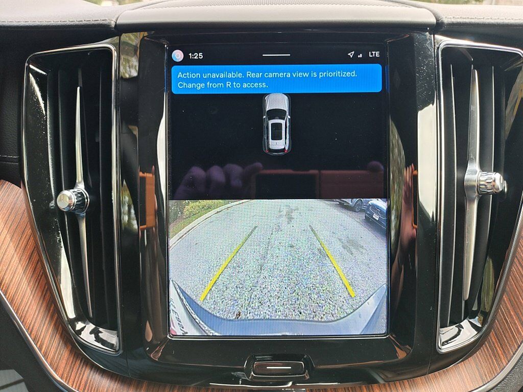 2023 Volvo XC60 Recharge Plug-In Hybrid Ultimate Hunt Valley MD