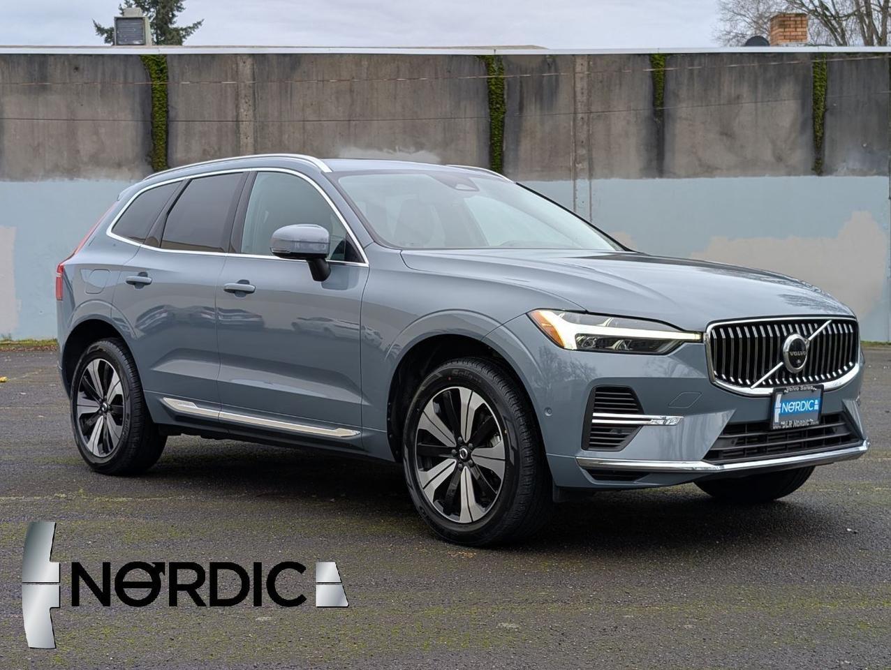 2023 Volvo XC60 Recharge T8 AWD Ext Range PLUS w/High Performance Sound, Pilot Assist, 360 Cam, Pano & Heated Leather Seats