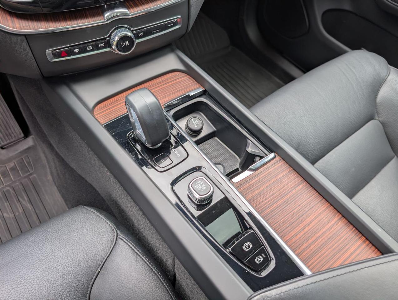 2023 Volvo XC60 Recharge T8 AWD PHEV Hybrid PLUS | 455hp, Harman Kardon Premium Audio * Portland OR