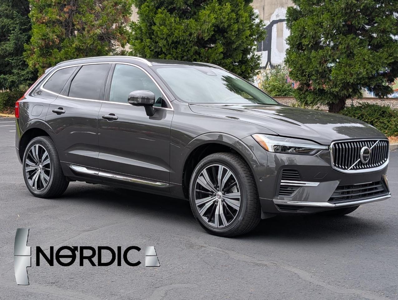 2023 Volvo XC60 Recharge T8 AWD PHEV Hybrid PLUS | 455hp, Harman Kardon Premium Audio *