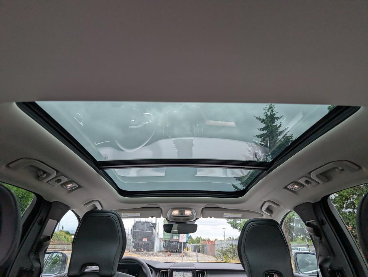 2023 Volvo XC60 Recharge T8 AWD PHEV Hybrid PLUS | 455hp, Harman Kardon Premium Audio, Pilot Assist, 360 Cam & 20" Wheels Portland OR