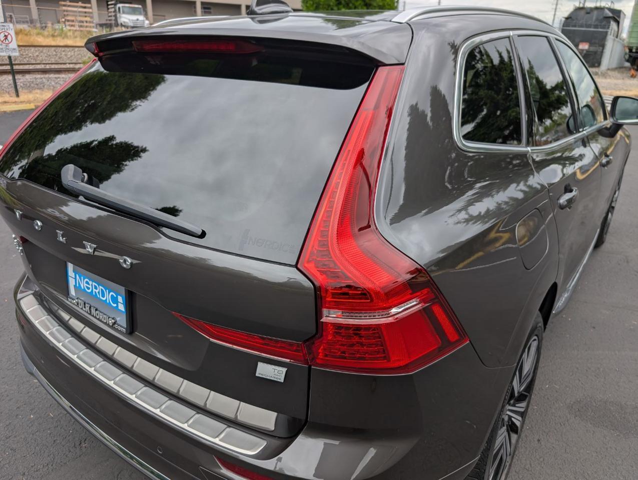 2023 Volvo XC60 Recharge T8 AWD PHEV Hybrid PLUS | 455hp, Harman Kardon Premium Audio, Pilot Assist, 360 Cam & 20" Wheels Portland OR