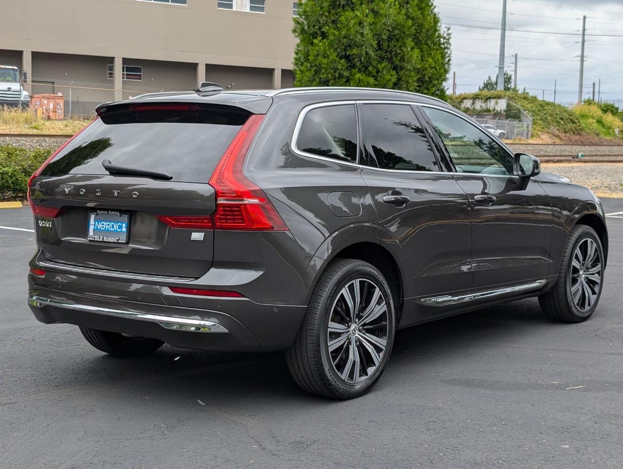 2023 Volvo XC60 Recharge T8 AWD PHEV Hybrid PLUS | 455hp, Harman Kardon Premium Audio, Pilot Assist, 360 Cam & 20" Wheels Portland OR