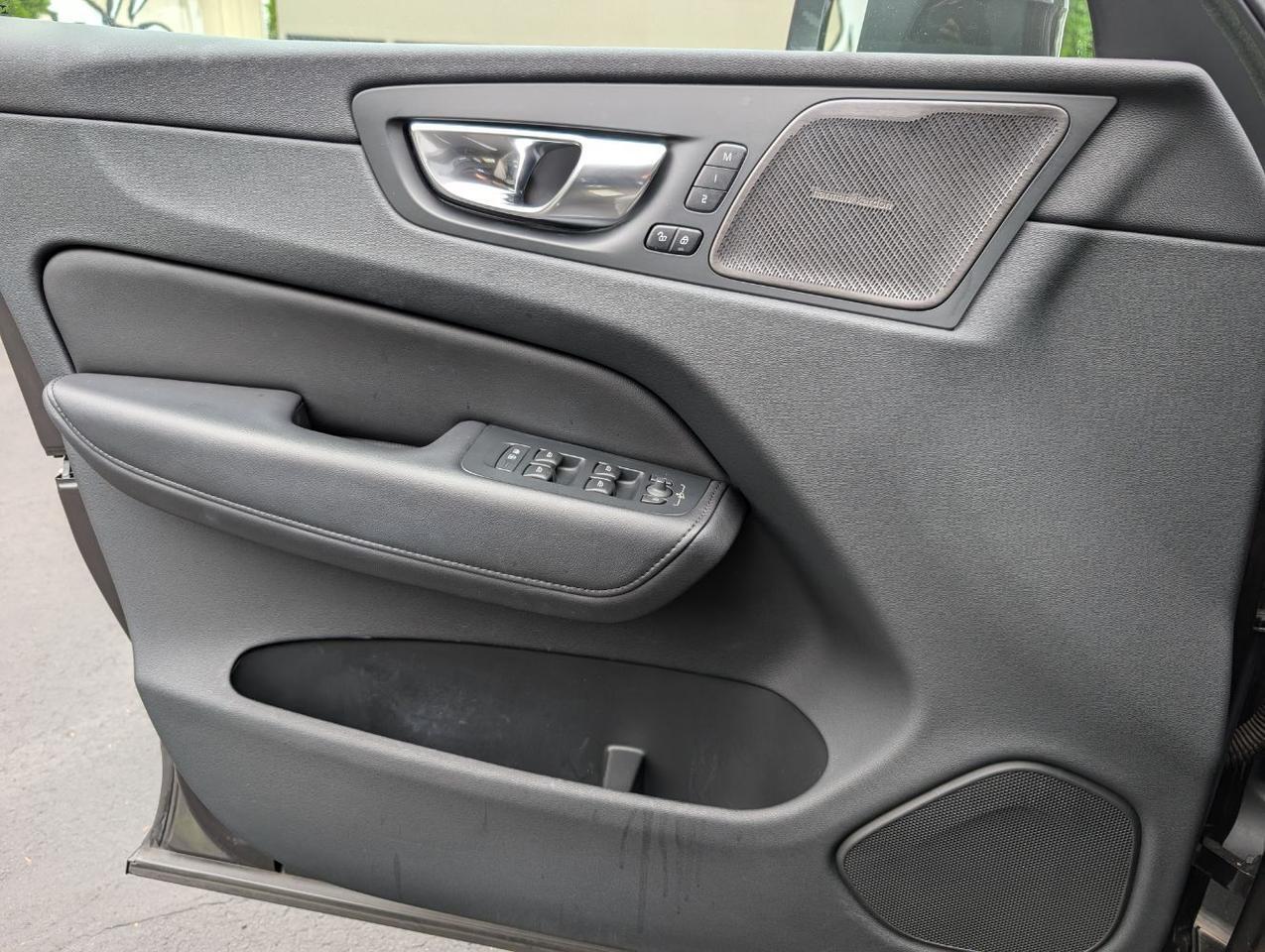 2023 Volvo XC60 Recharge T8 AWD PHEV Hybrid PLUS | 455hp, Harman Kardon Premium Audio, Pilot Assist, 360 Cam & 20" Wheels Portland OR