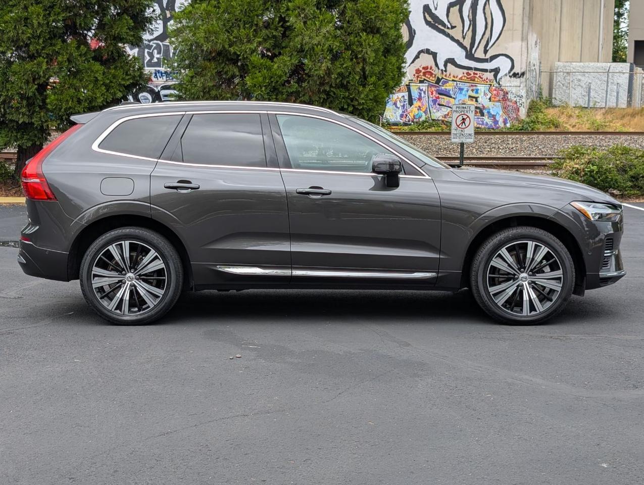 2023 Volvo XC60 Recharge T8 AWD PHEV Hybrid PLUS | 455hp, Harman Kardon Premium Audio, Pilot Assist, 360 Cam & 20" Wheels Portland OR
