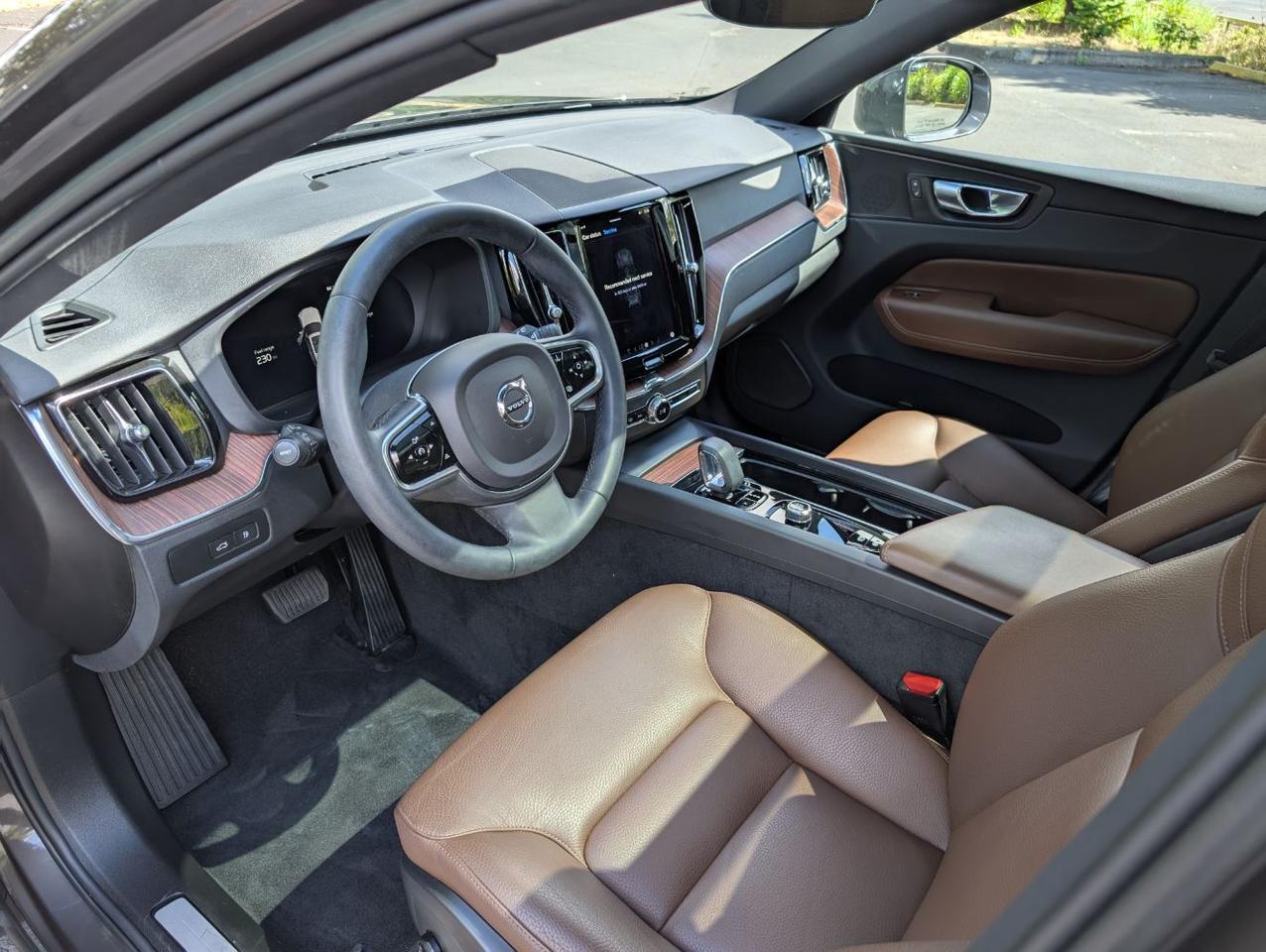 2023 Volvo XC60 Recharge T8 AWD PLUS Extended Range w/High Performance Audio, Pilot Assist, 360 Cam, 4 Heated Seats & Wheel Portland OR