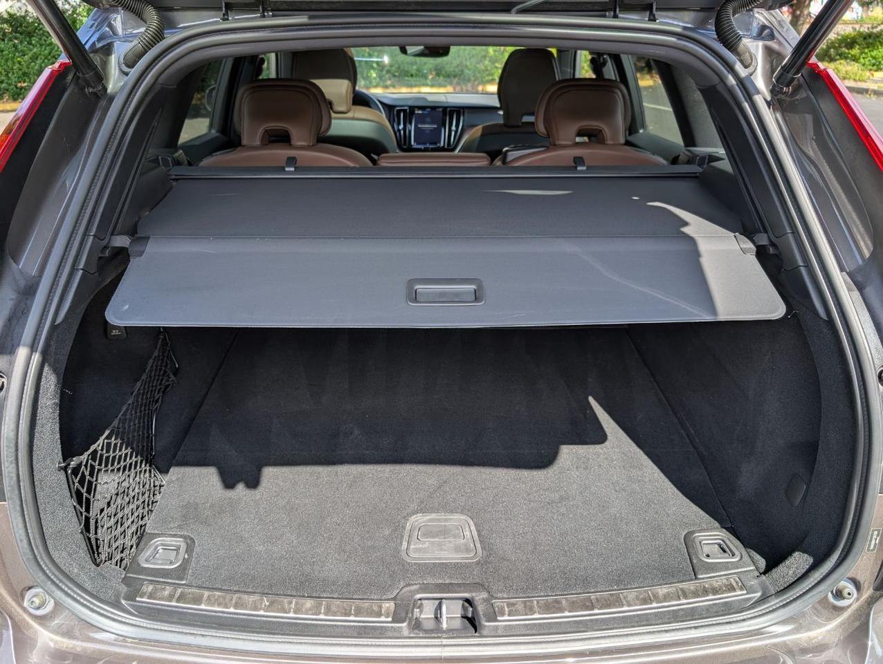 2023 Volvo XC60 Recharge T8 AWD PLUS Extended Range w/High Performance Audio, Pilot Assist, 360 Cam, 4 Heated Seats & Wheel Portland OR