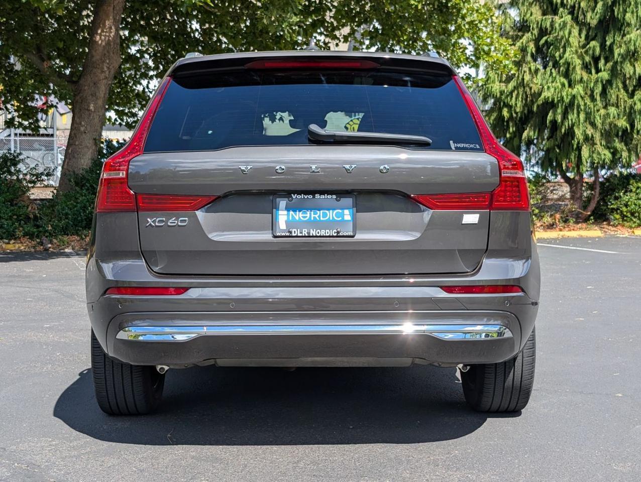 2023 Volvo XC60 Recharge T8 AWD PLUS Extended Range w/High Performance Audio, Pilot Assist, 360 Cam, 4 Heated Seats & Wheel Portland OR