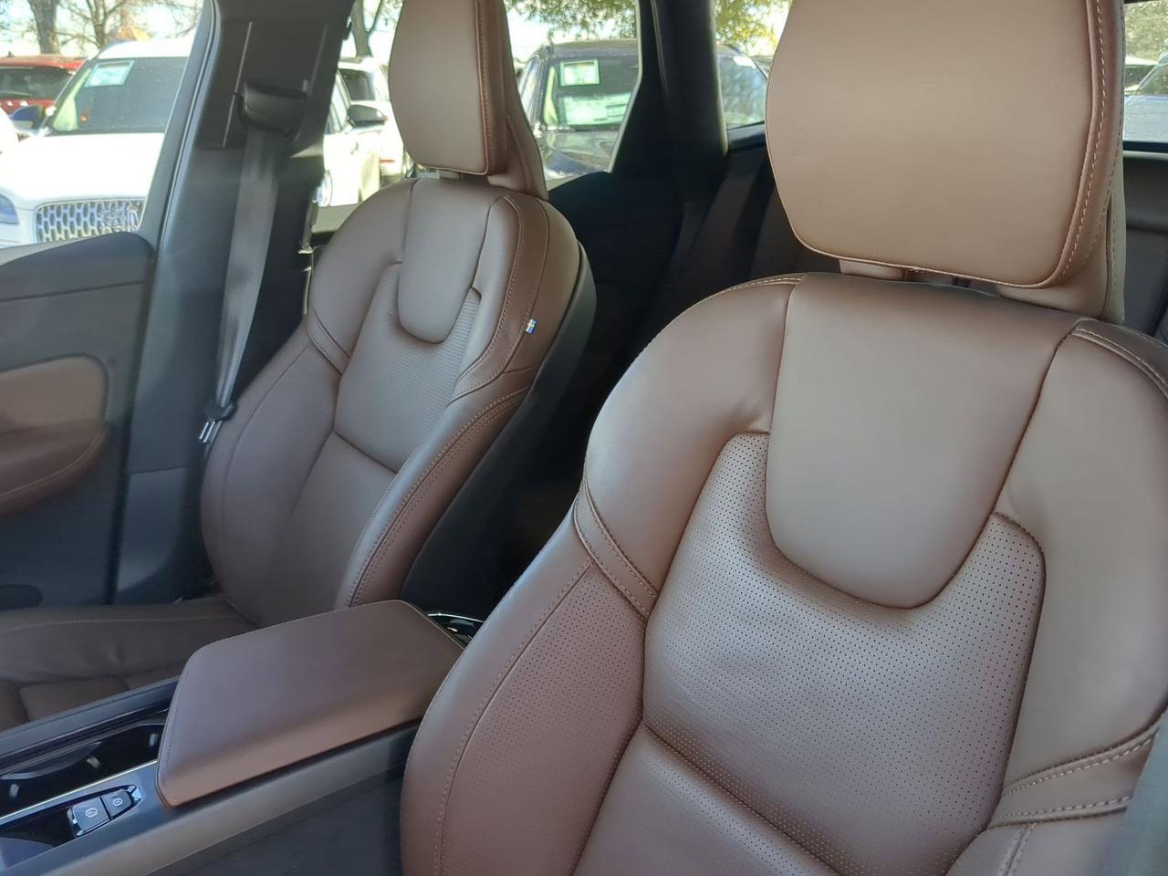 2023 Volvo XC60 Ultimate Bright Theme