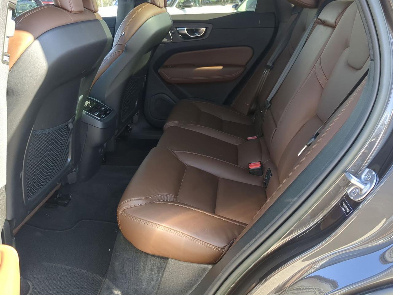 2023 Volvo XC60 Ultimate Bright Theme