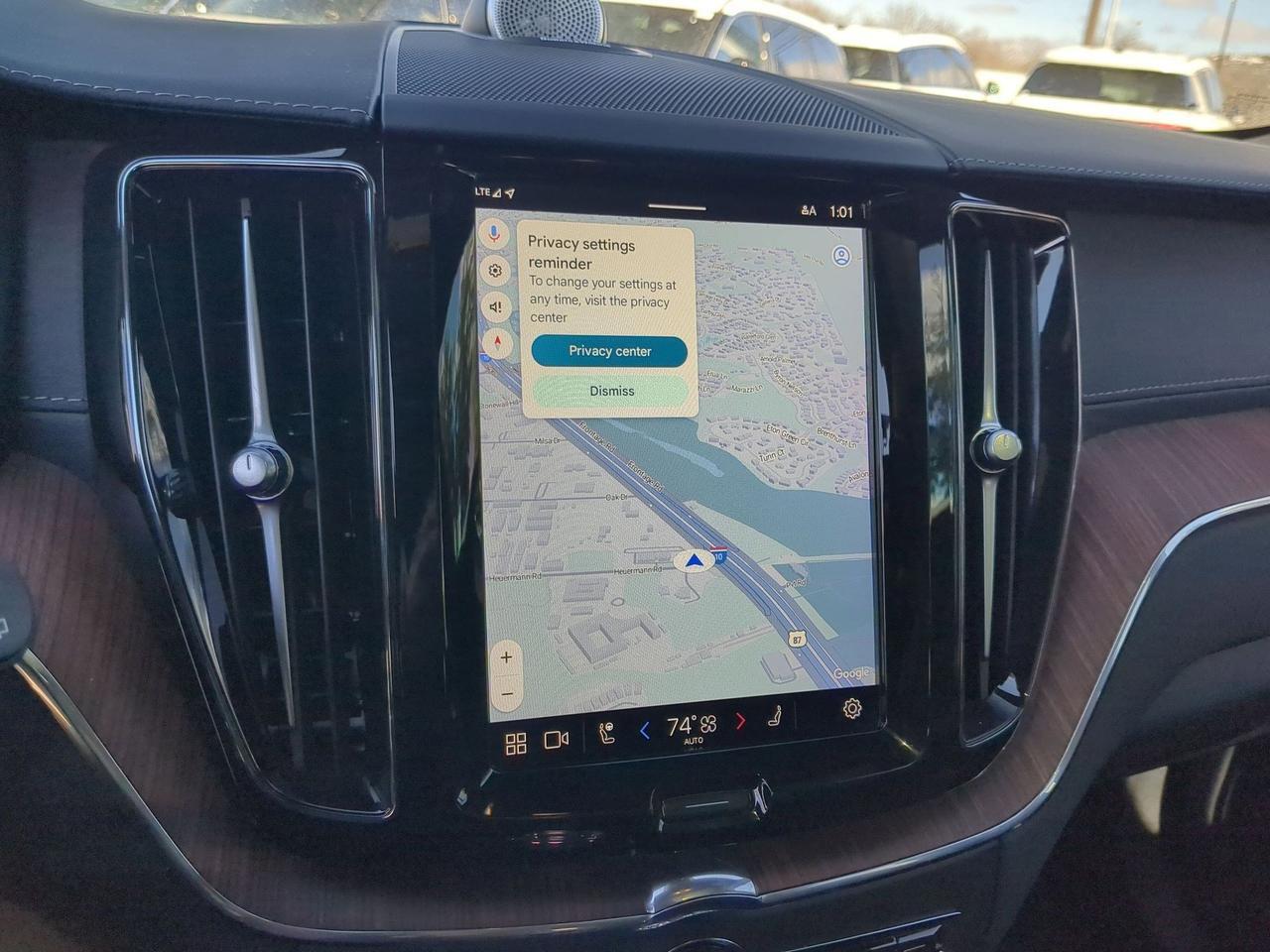 2023 Volvo XC60 Ultimate Bright Theme