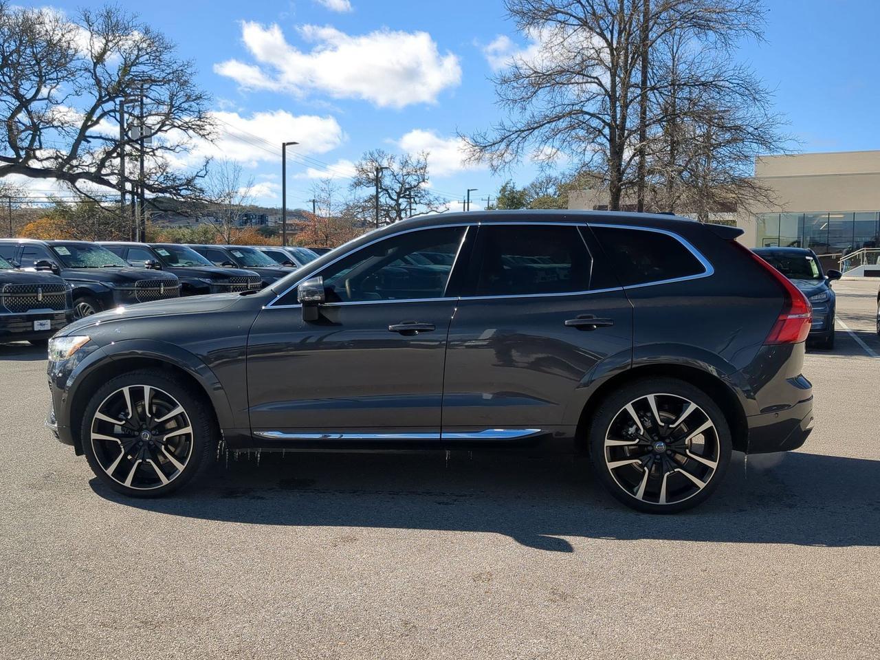 2023 Volvo XC60 Ultimate Bright Theme