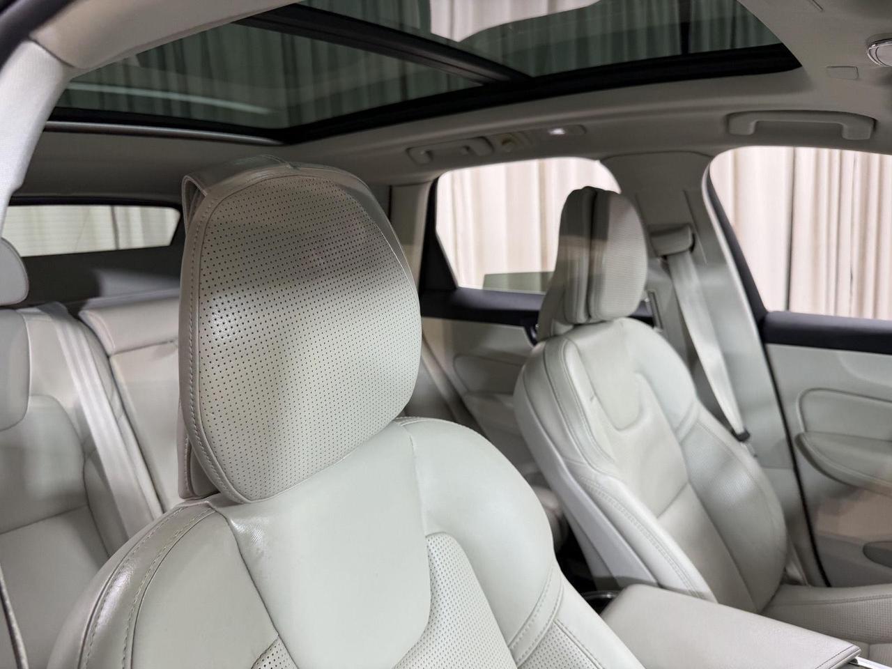 2023 Volvo XC60 Ultimate Bright Theme Annapolis MD