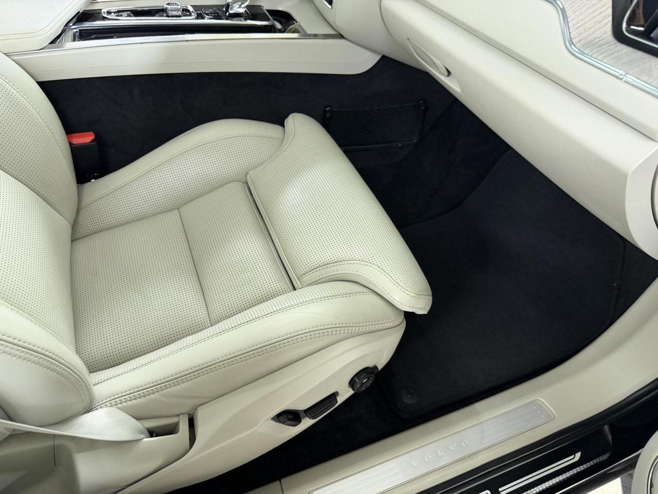 2023 Volvo XC60 Ultimate Bright Theme Annapolis MD