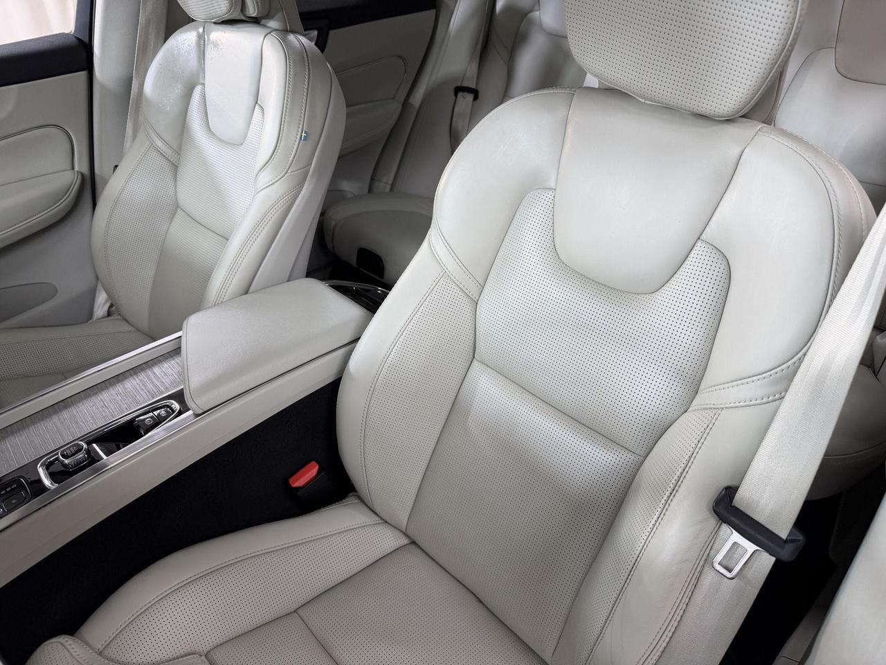 2023 Volvo XC60 Ultimate Bright Theme Annapolis MD