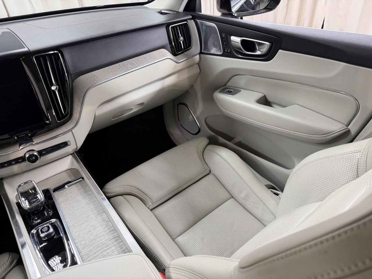 2023 Volvo XC60 Ultimate Bright Theme Annapolis MD