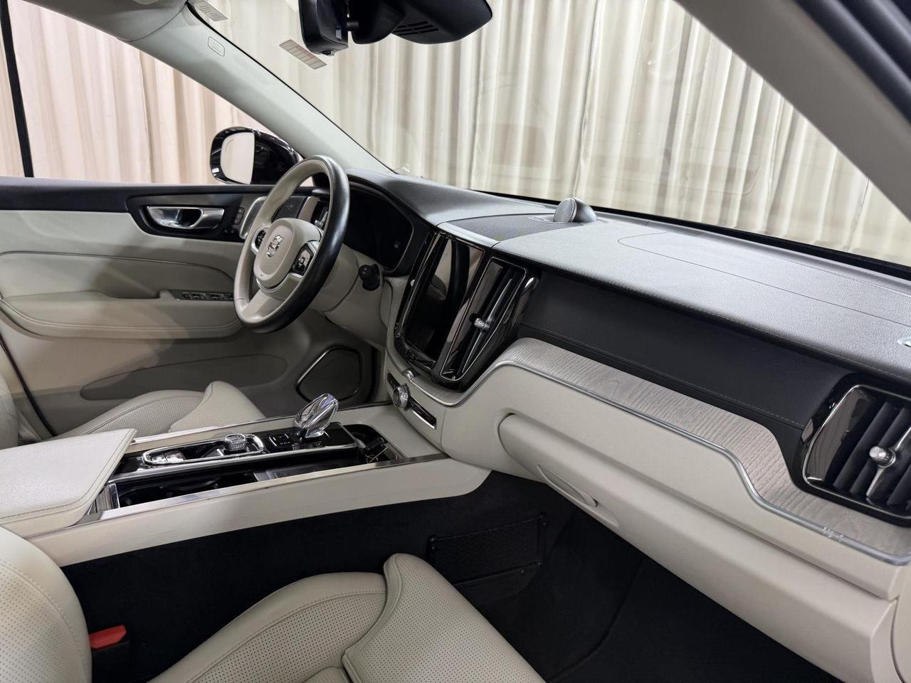 2023 Volvo XC60 Ultimate Bright Theme Annapolis MD