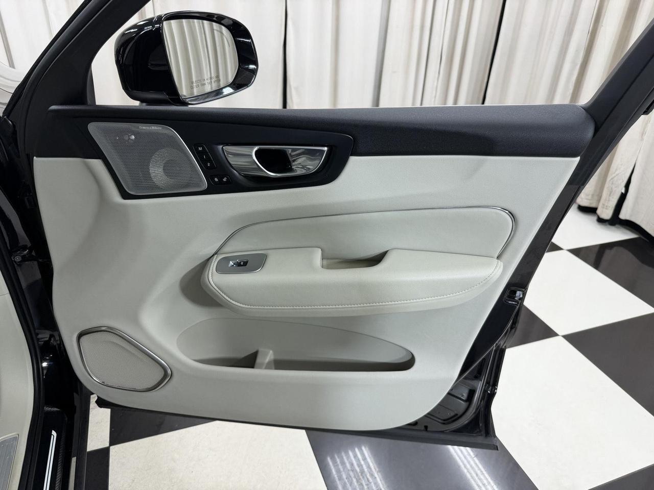 2023 Volvo XC60 Ultimate Bright Theme Annapolis MD