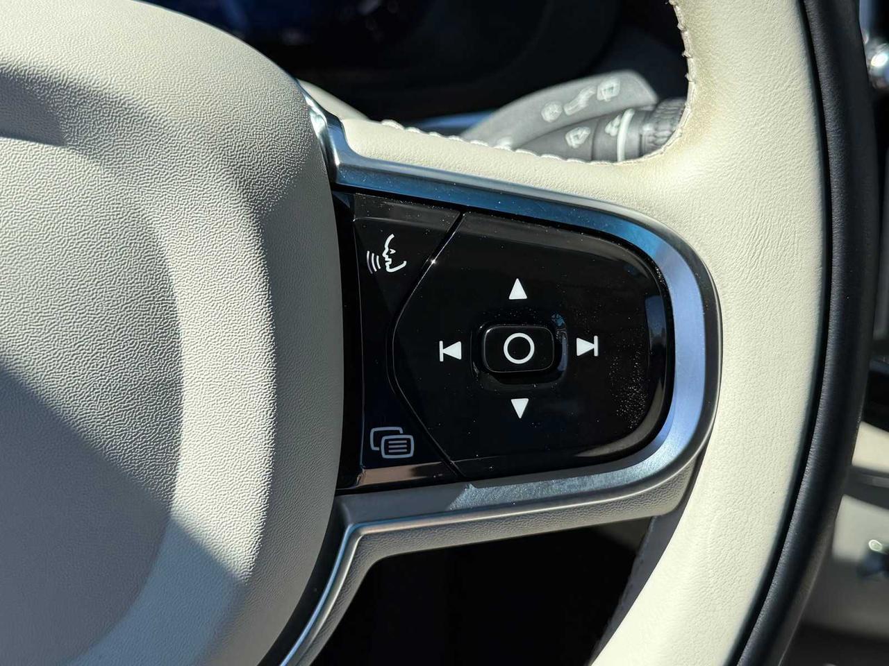 2023 Volvo XC60 Ultimate Dark Theme Irving TX