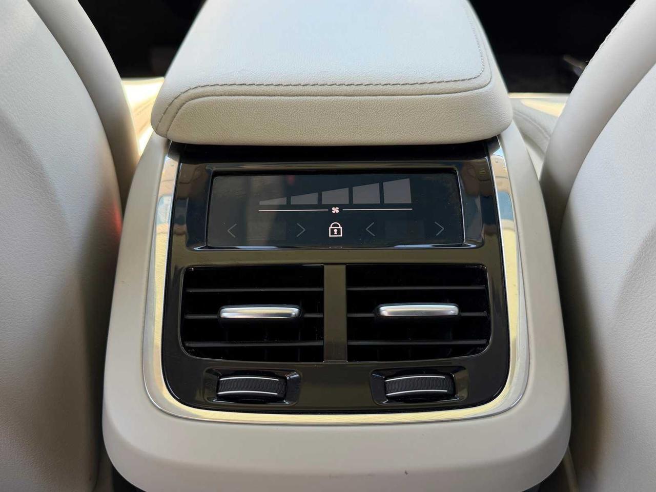 2023 Volvo XC60 Ultimate Dark Theme Irving TX