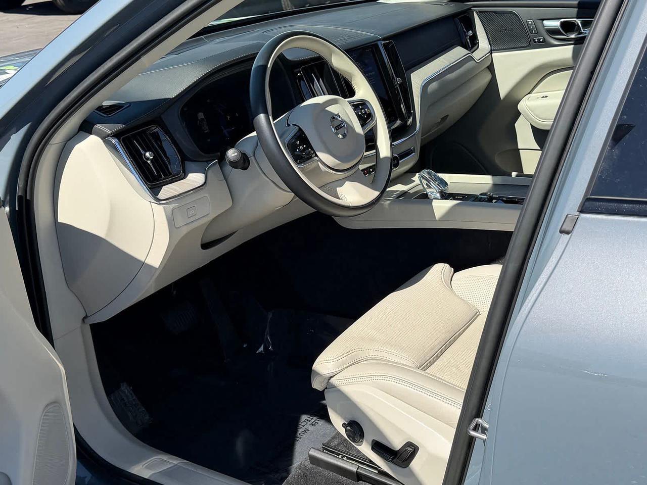 2023 Volvo XC60 Ultimate Dark Theme Irving TX