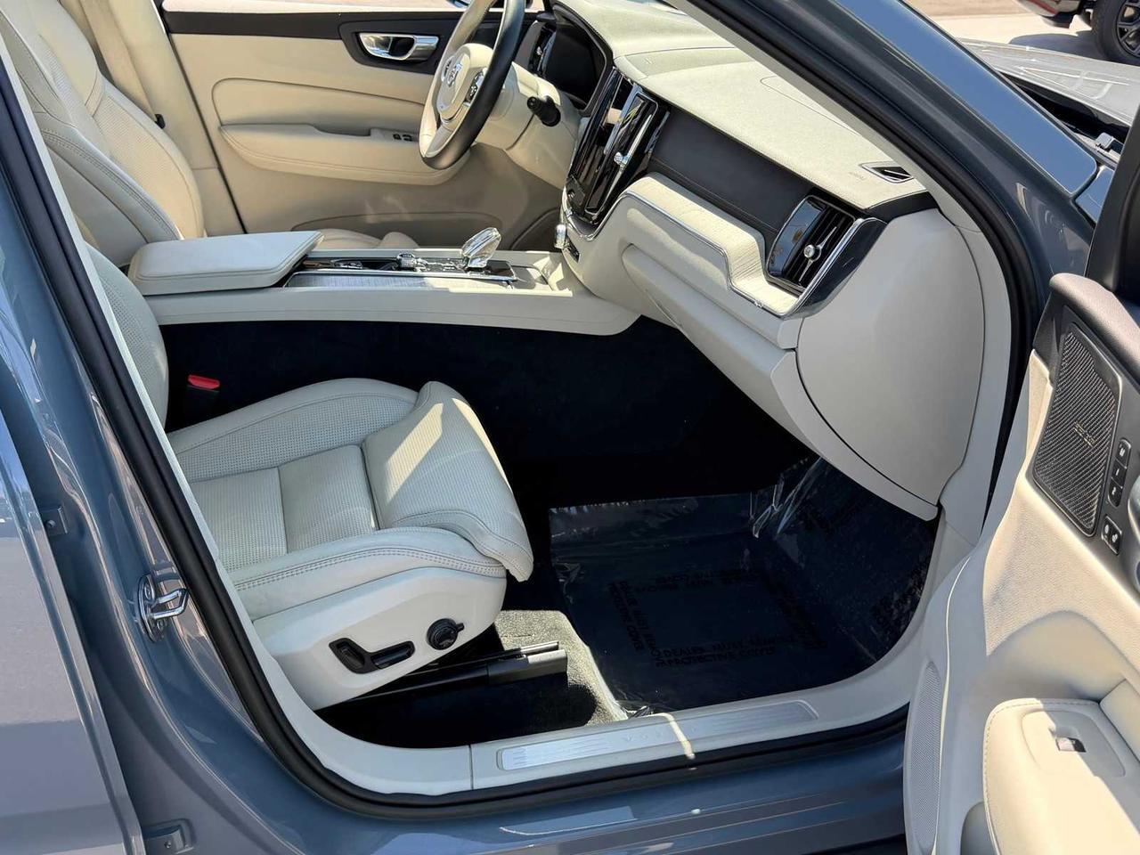 2023 Volvo XC60 Ultimate Dark Theme Irving TX