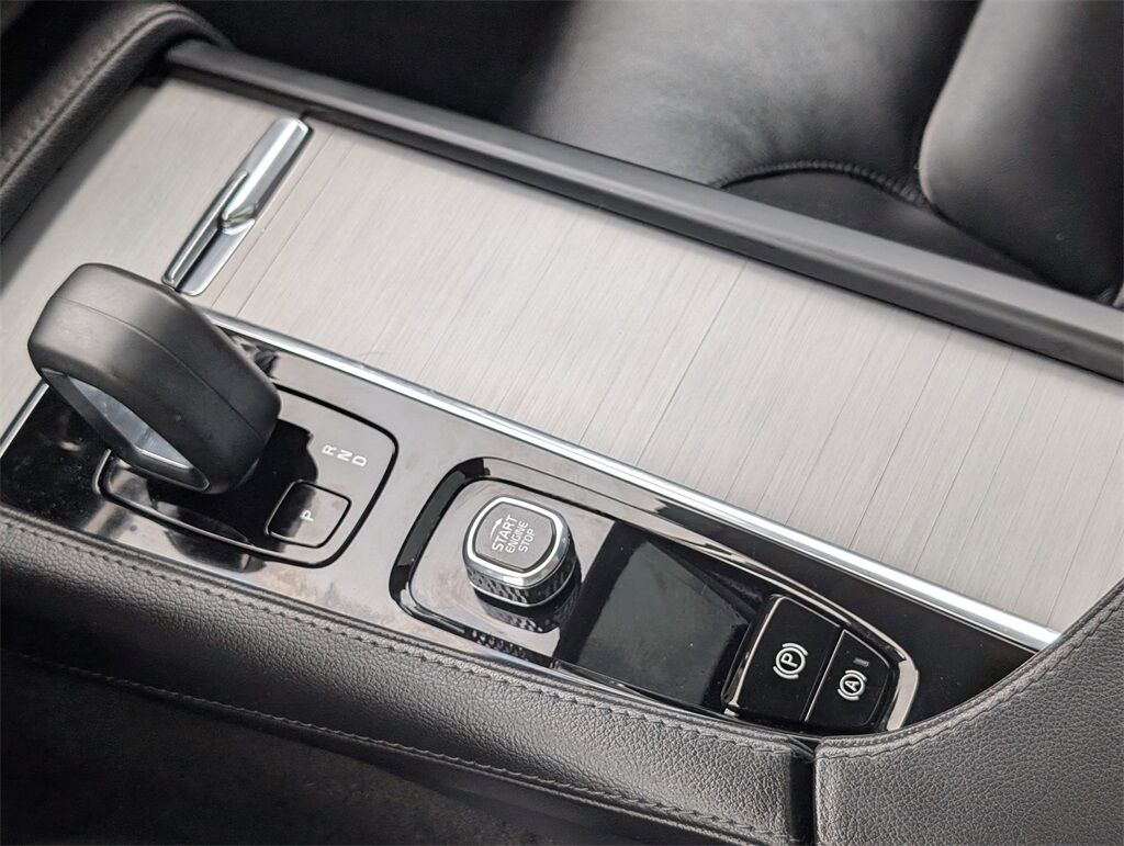 2023 Volvo XC90 B5 Core Hunt Valley MD
