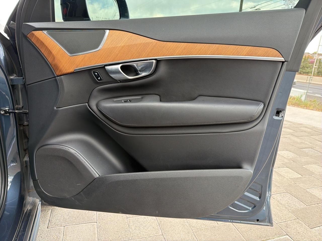2023 Volvo XC90 B5 Plus Bend OR