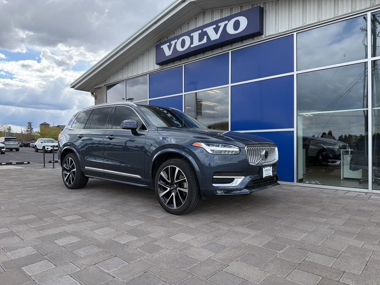 2023 Volvo XC90 B5 Plus