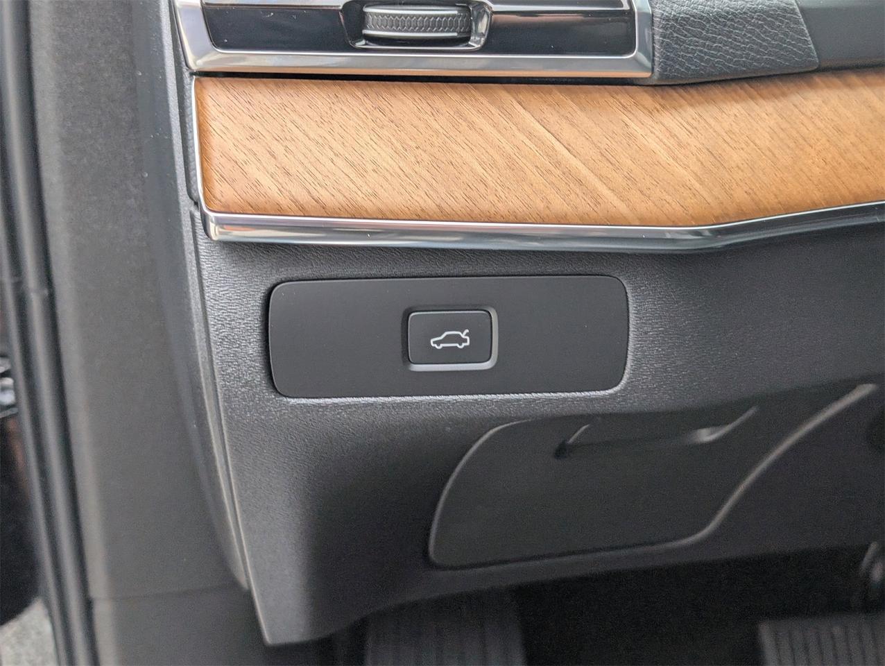 2023 Volvo XC90 B5 Plus Hagerstown MD