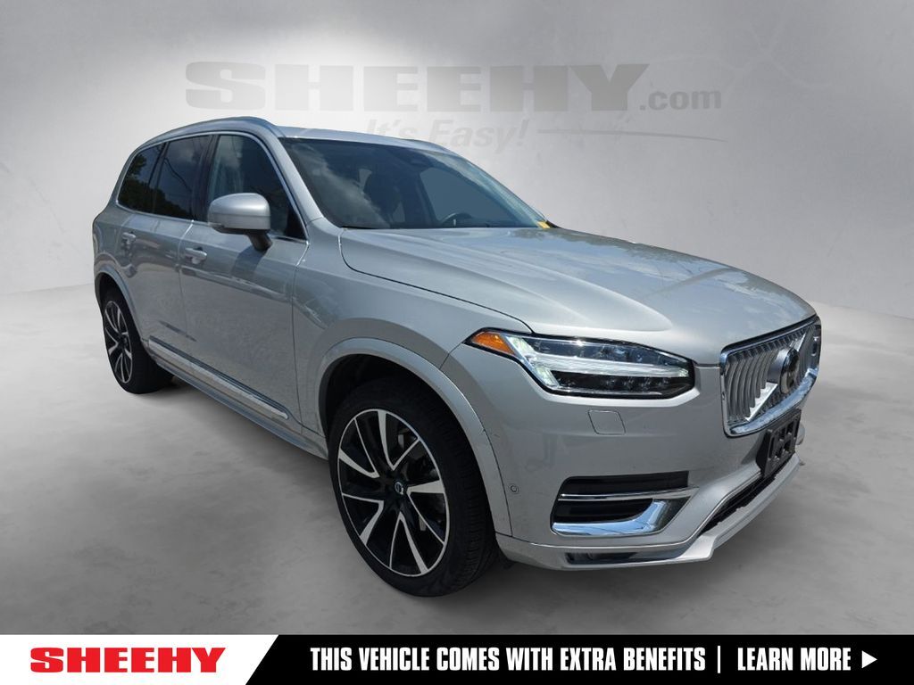 2023 Volvo XC90 B5 Plus