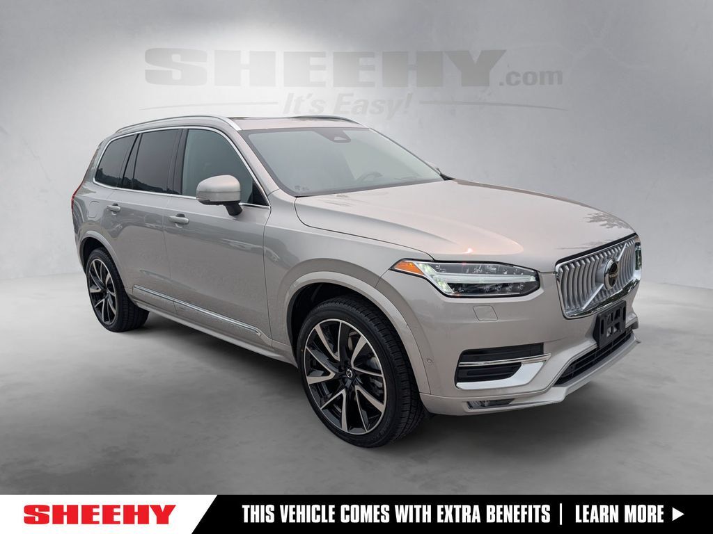 2023 Volvo XC90 B5 Plus