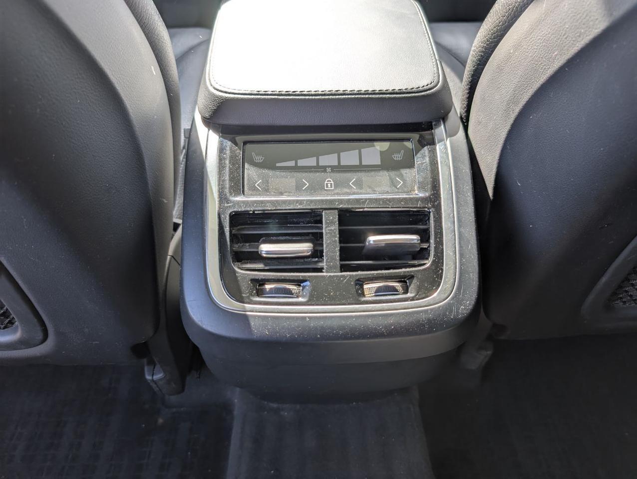 2023 Volvo XC90 B6 AWD Hybrid w/High Performance Audio, Pilot Assist, Tow Hitch, 4 Heated Leather Seats & Wheel Portland OR