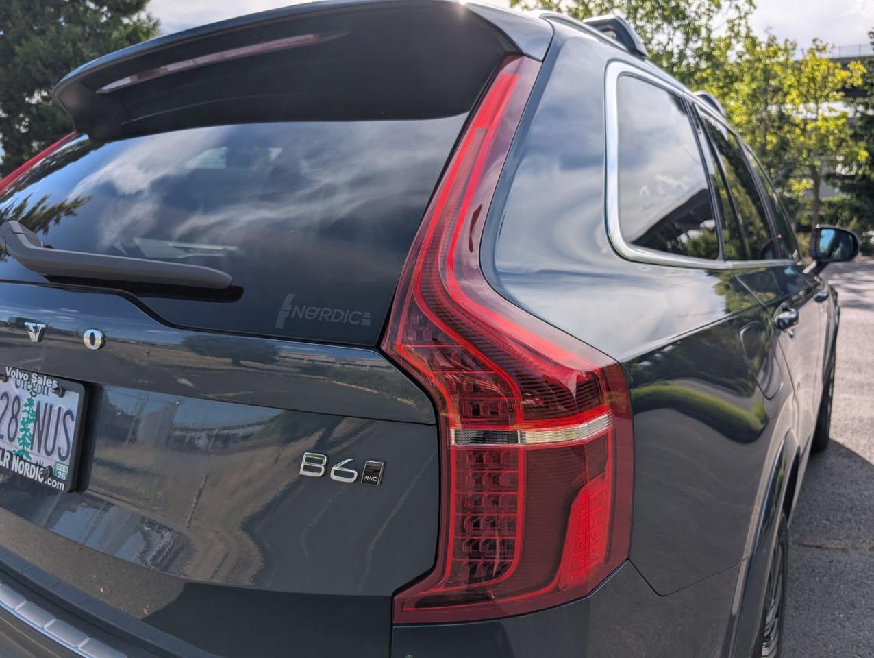 2023 Volvo XC90 B6 AWD Hybrid w/High Performance Audio, Pilot Assist, Tow Hitch, 4 Heated Leather Seats & Wheel Portland OR