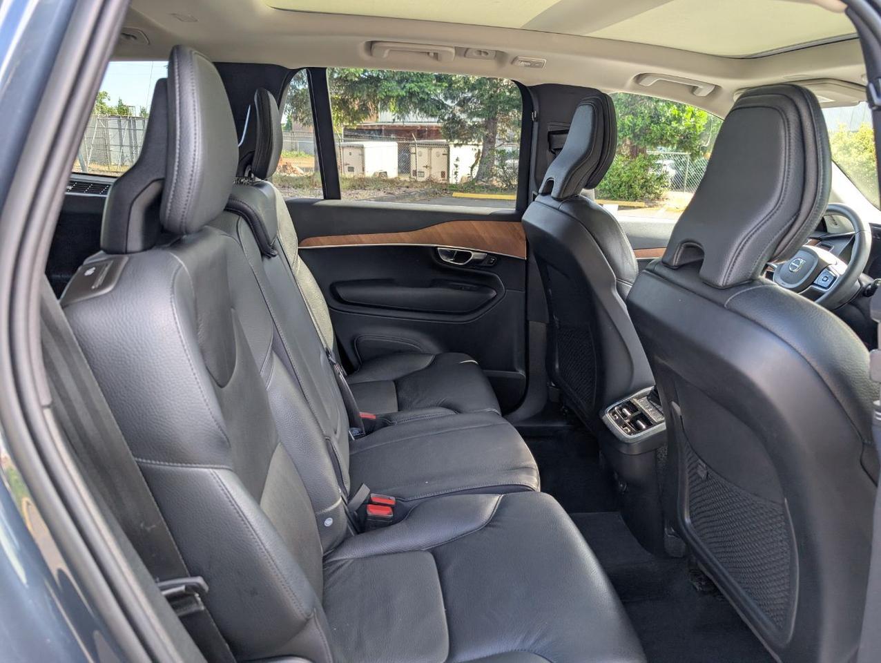 2023 Volvo XC90 B6 AWD Hybrid w/High Performance Audio, Pilot Assist, Tow Hitch, 4 Heated Leather Seats & Wheel Portland OR