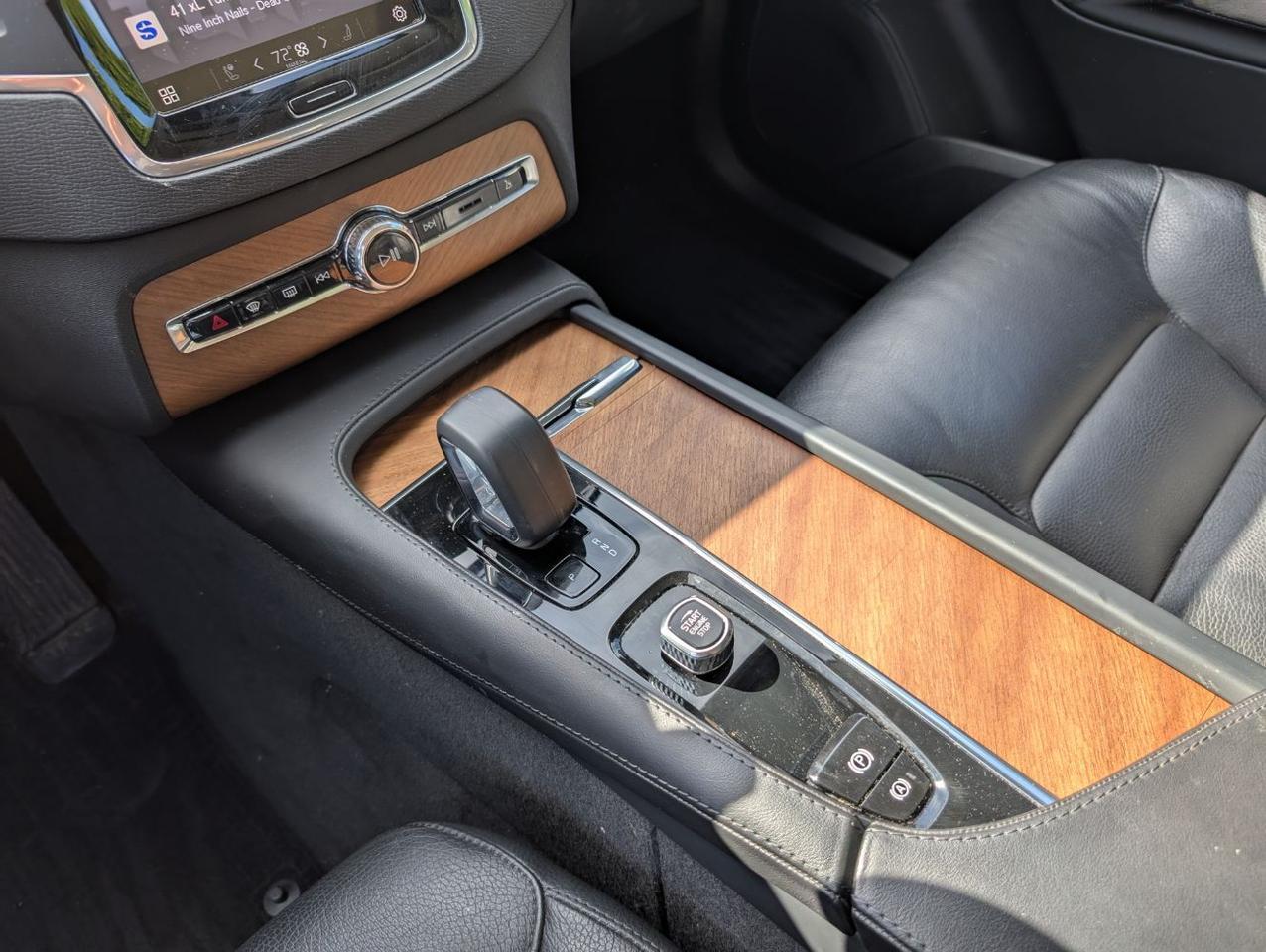 2023 Volvo XC90 B6 AWD Hybrid w/High Performance Audio, Pilot Assist, Tow Hitch, 4 Heated Leather Seats & Wheel Portland OR