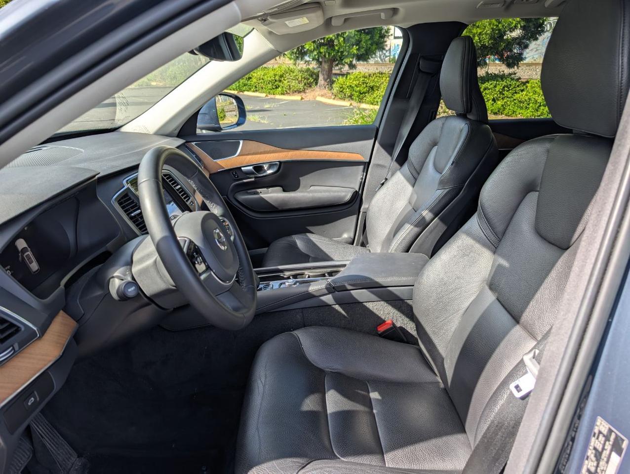 2023 Volvo XC90 B6 AWD Hybrid w/High Performance Audio, Pilot Assist, Tow Hitch, 4 Heated Leather Seats & Wheel Portland OR